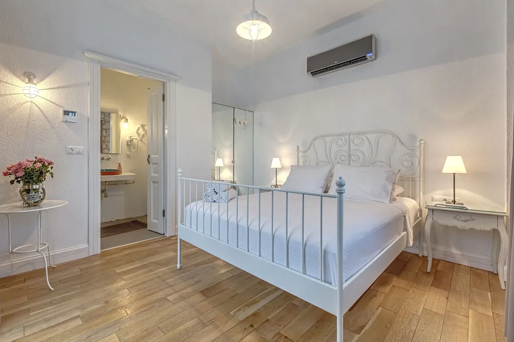 Tek Büyük Yataklı Oda, Bahçe Manzaralı