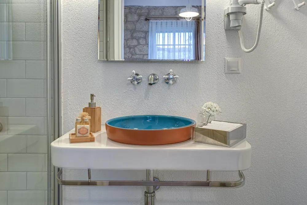 Tek Büyük Yataklı Oda, Bahçe Manzaralı