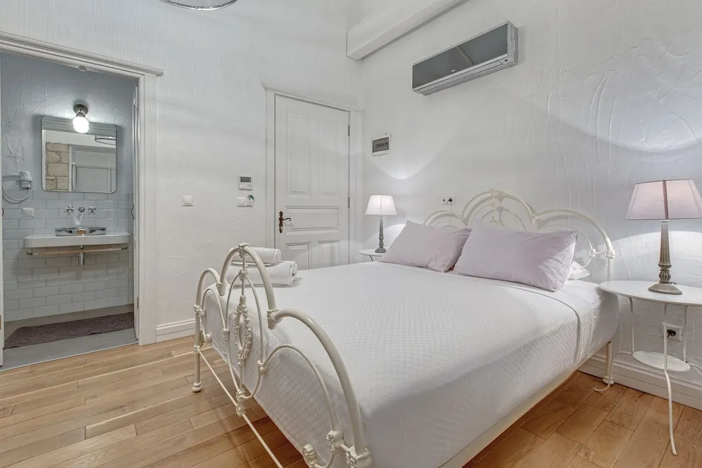 Superior Tek Büyük veya İki Ayrı Yataklı Oda