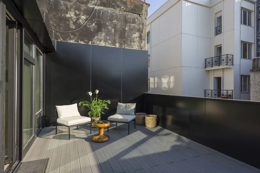 Loft Suite with Kitchen and Terrace