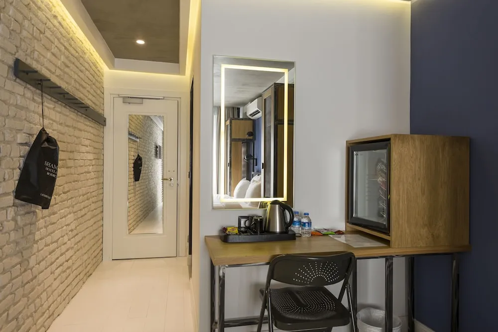 Tuğla Duvarlı Çift Kişilik Oda