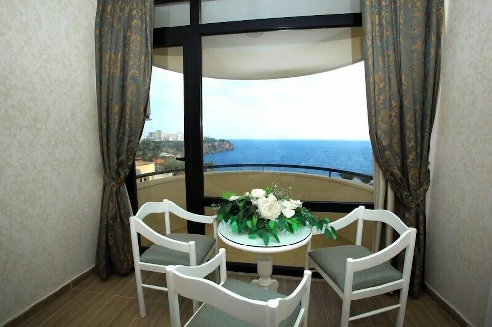 Standard Üç Kişilik Oda, 1 Yatak Odası, Balkon, Deniz Manzaralı
