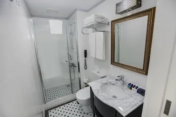 Raymond Blue Hotel