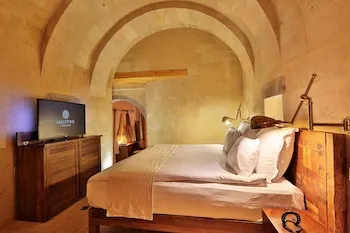 Millstone Cave Suites