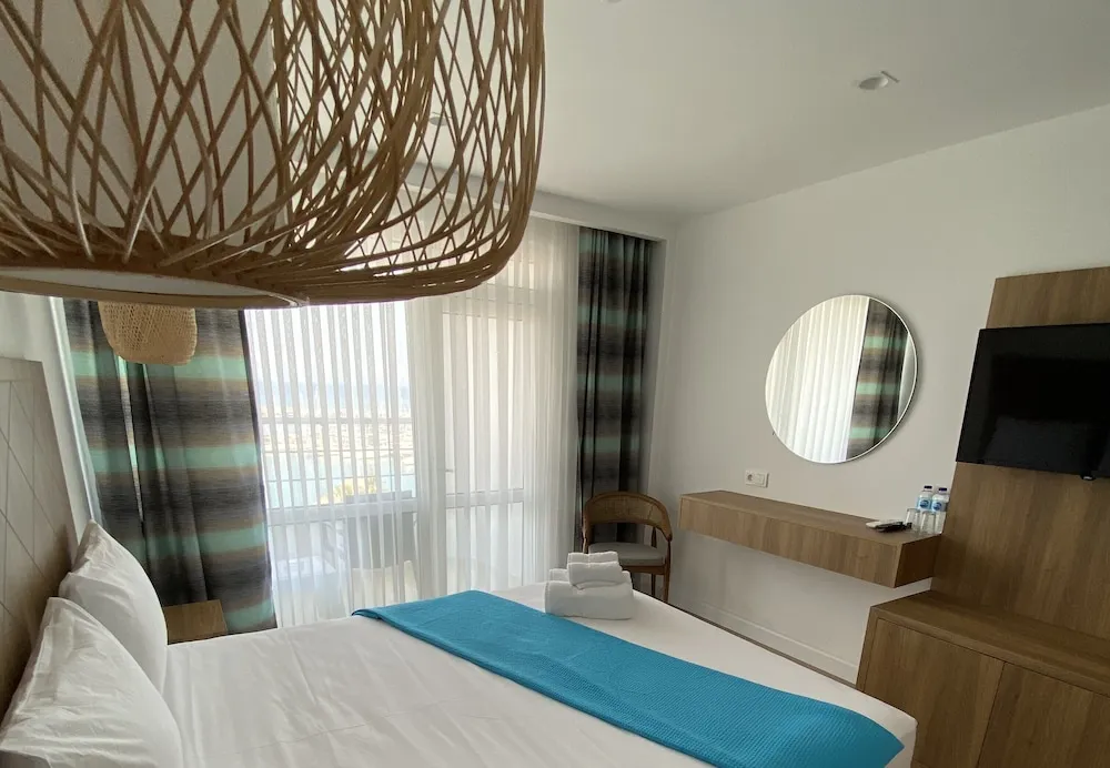 Deluxe Oda, 1 Çift Kişilik veya 2 Tek Kişilik Yatak, Balkon, Deniz Manzaralı