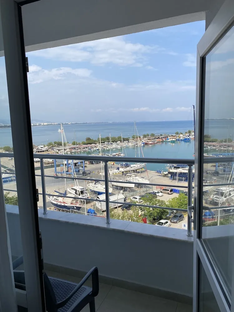 Deluxe Oda, 1 Çift Kişilik veya 2 Tek Kişilik Yatak, Balkon, Deniz Manzaralı