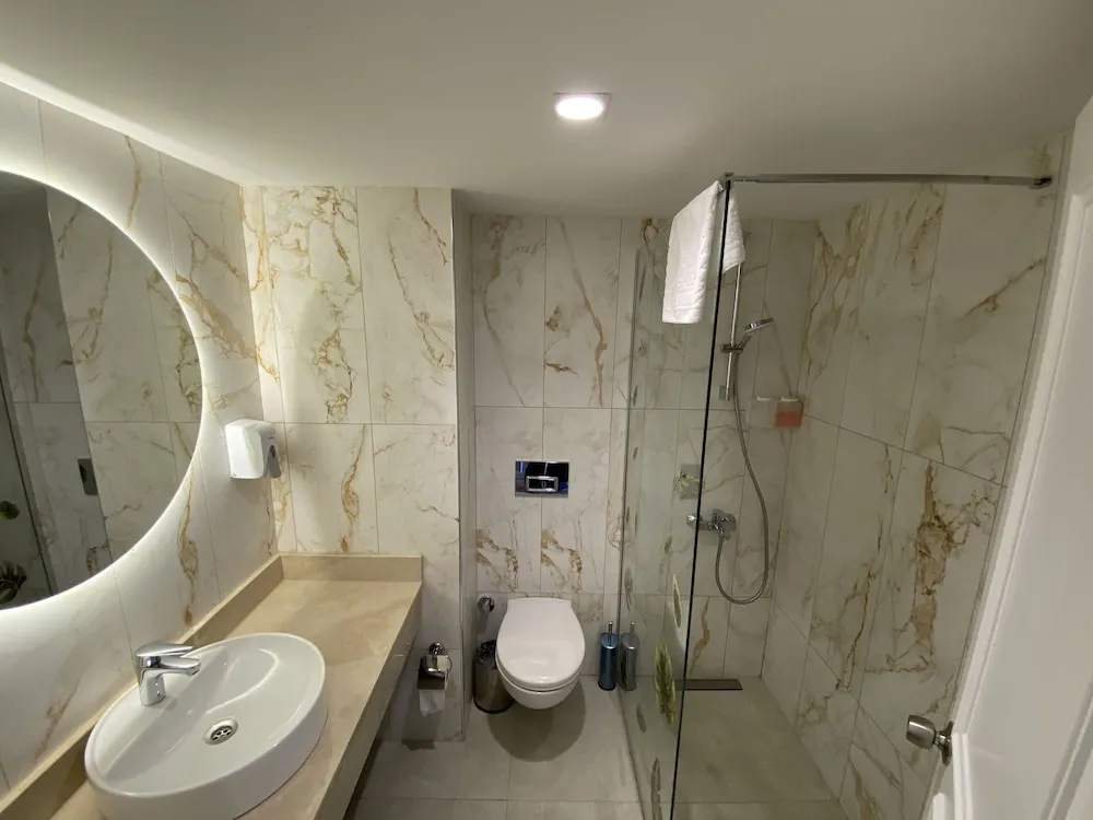 Deluxe Oda, 1 Çift Kişilik veya 2 Tek Kişilik Yatak, Balkon, Deniz Manzaralı
