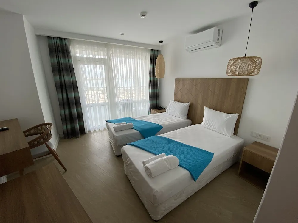 Deluxe Oda, 1 Çift Kişilik veya 2 Tek Kişilik Yatak, Balkon, Deniz Manzaralı