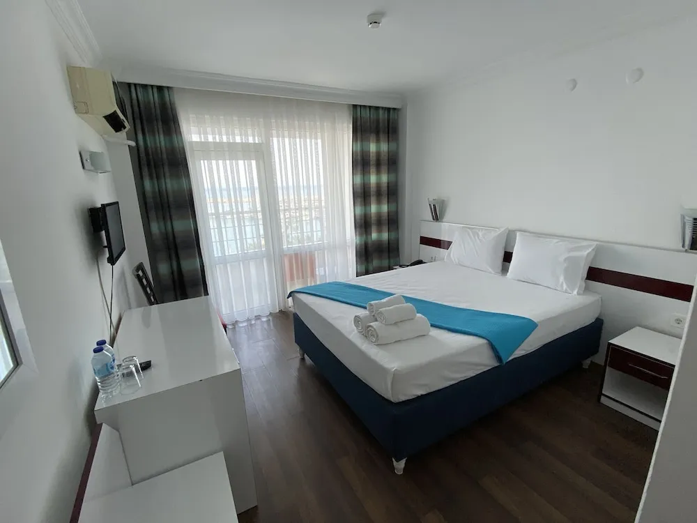 Standard Oda, 1 Çift Kişilik veya 2 Tek Kişilik Yatak, Balkon, Deniz Manzaralı