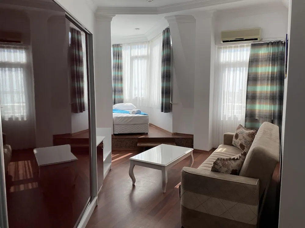 Standard Süit, 1 Yatak Odası, Balkon, Deniz Manzaralı