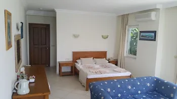 Ece Hotel Şövalye Island