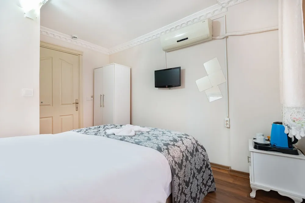 Basic Tek Büyük Yataklı Oda