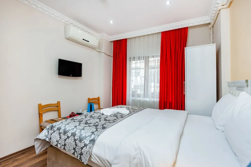 Classic Tek Büyük Yataklı Oda