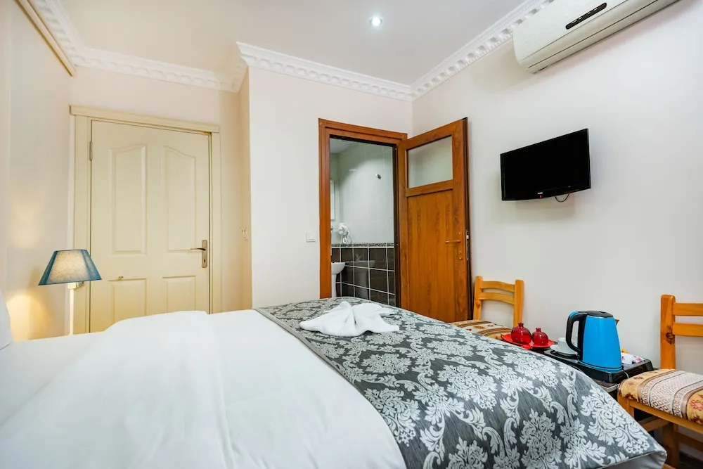 Classic Tek Büyük Yataklı Oda