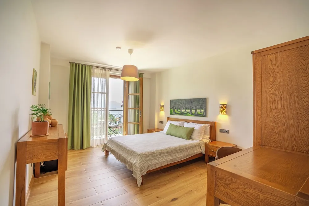 Superior Tek Büyük Yataklı Oda, Balkon, Deniz Manzaralı