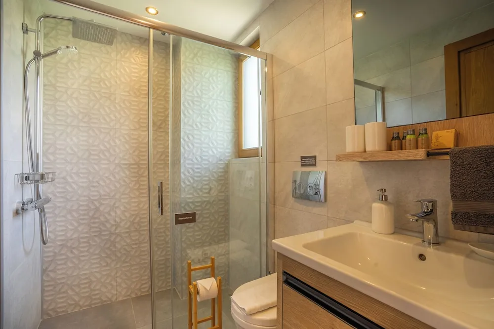 Superior Tek Büyük Yataklı Oda, Balkon, Deniz Manzaralı