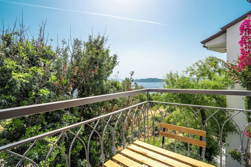 Tek Büyük Yataklı Oda, Balkon, Deniz Manzaralı