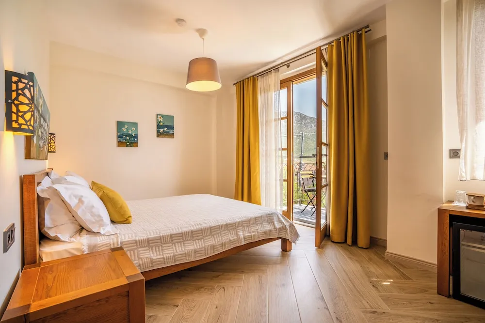 Tek Büyük Yataklı Oda, Balkon, Deniz Manzaralı