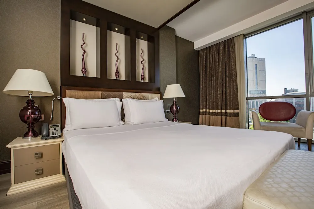 Deluxe King Room with Balcony