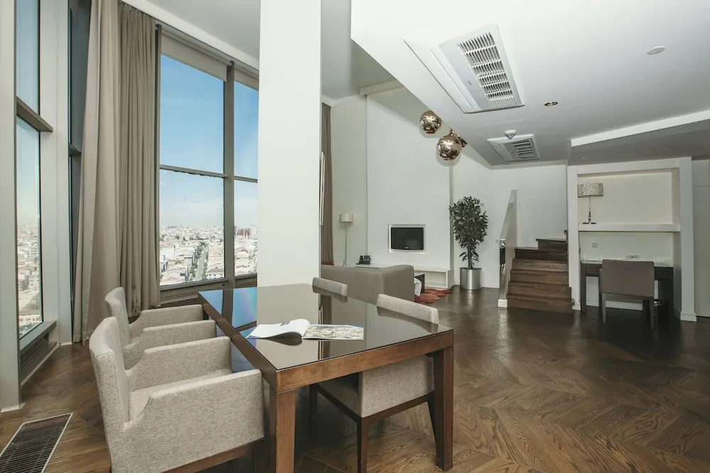 Duplex Grand King Suite