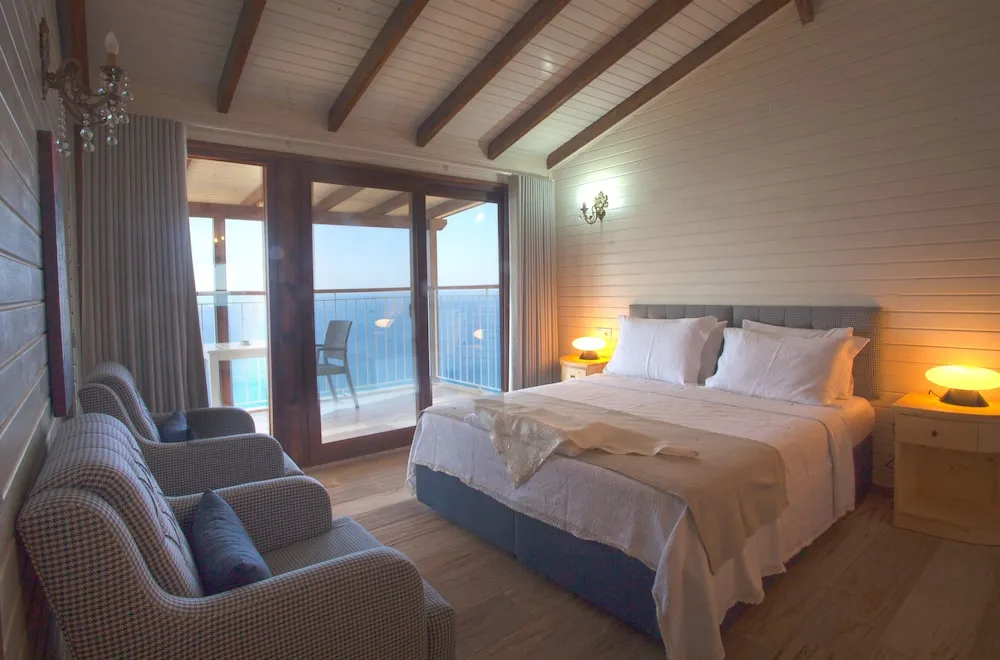 Deluxe Bungalow