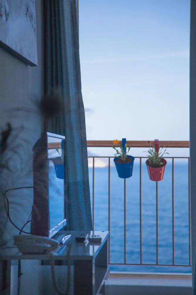 One Bedroom Suite, Sea View