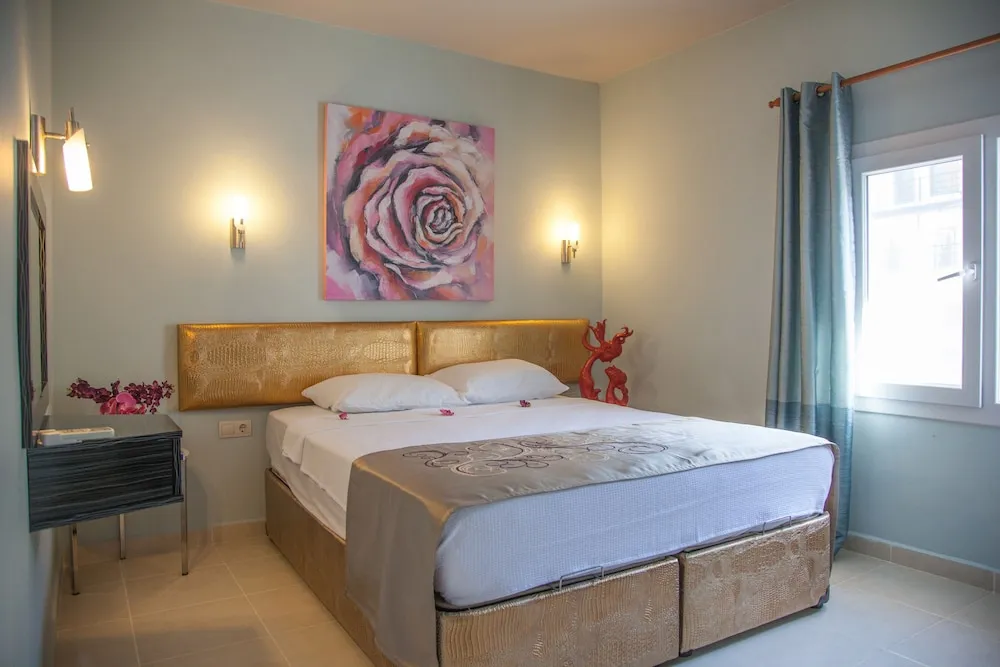 One Bedroom Suite, Sea View