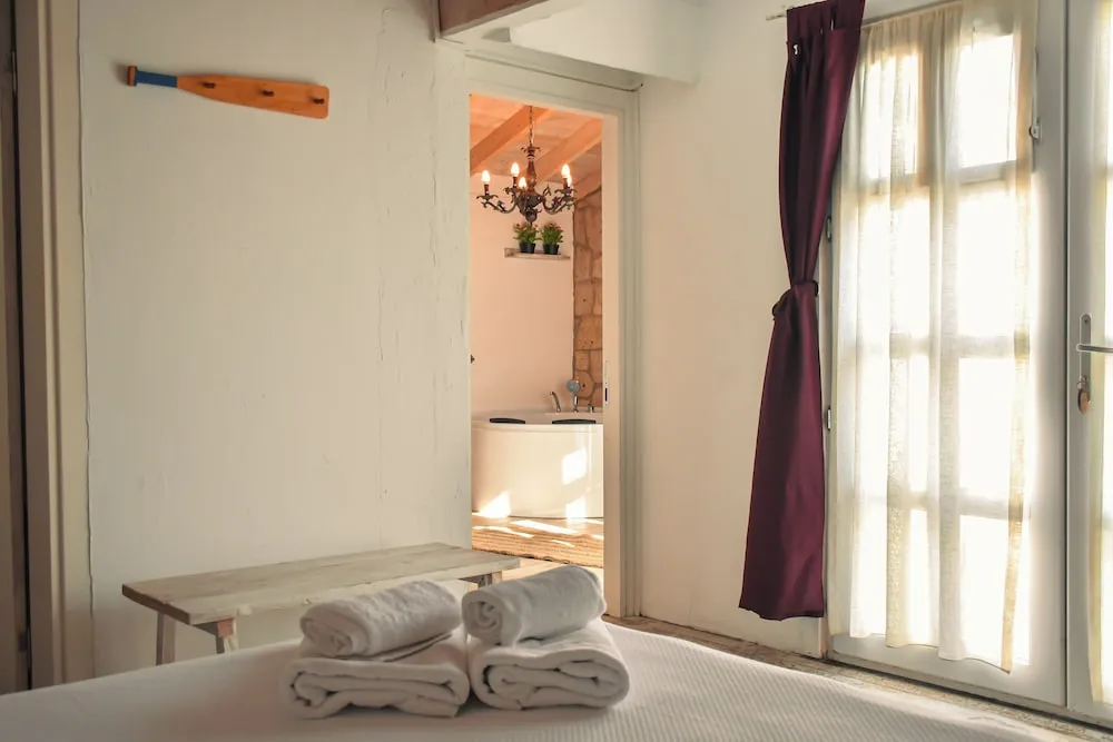 Garden Room with Jetted Tub