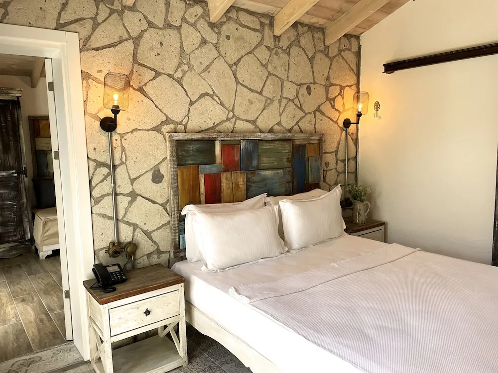 Garden Room with Jetted Tub