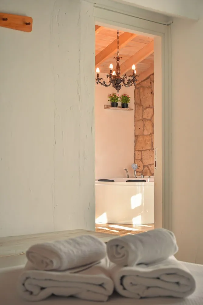 Garden Room with Jetted Tub