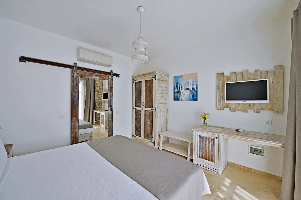 Classic Tek Büyük Yataklı Oda