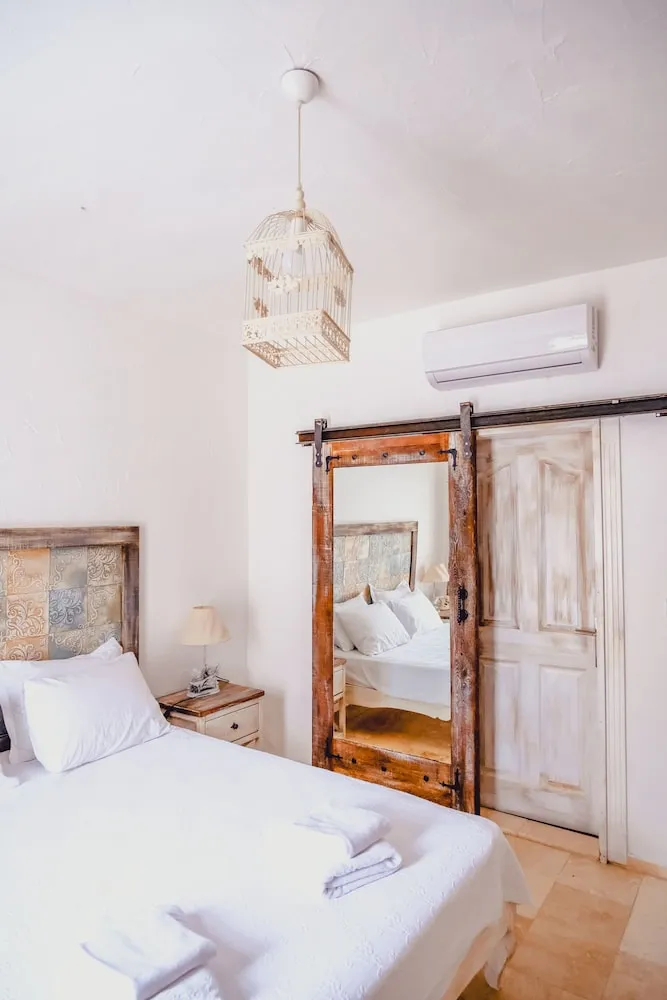 Classic Tek Büyük Yataklı Oda