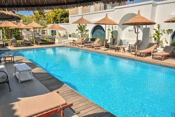 Bay C Hotel