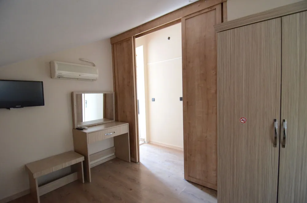 Standard Çatı Katı Süiti (Penthouse), Sigara İçilmez, Havuz Manzaralı