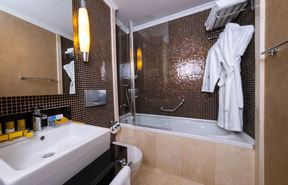 Pasha Suite