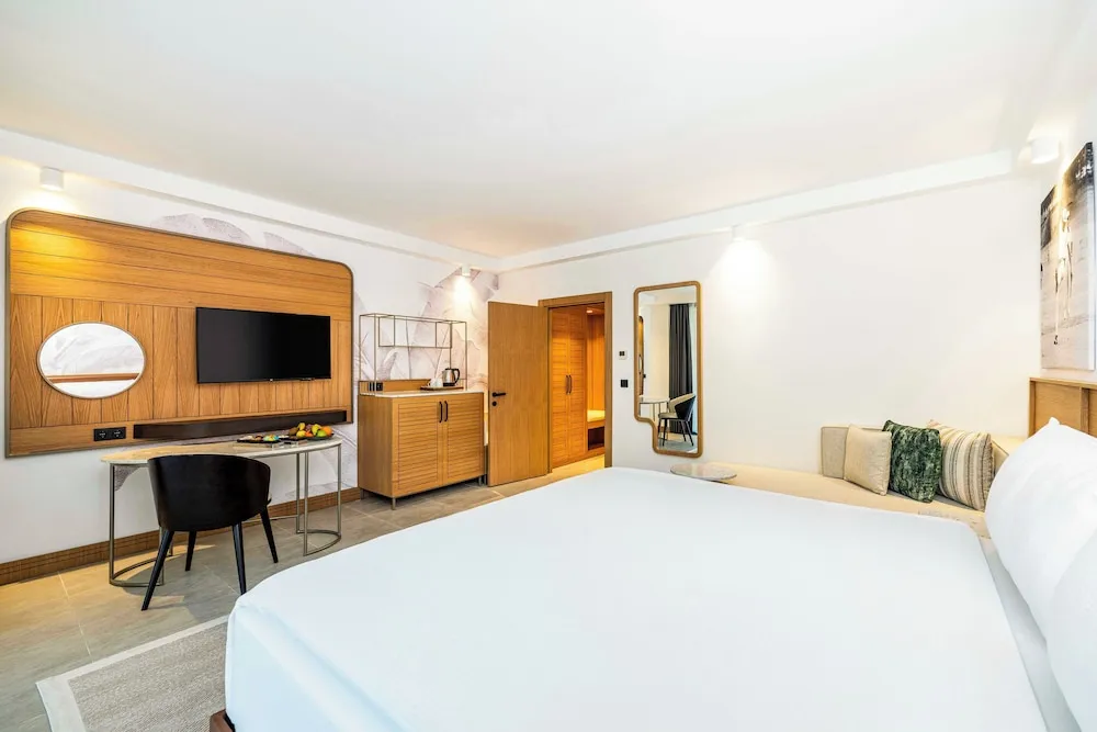 Deluxe Junior Suite