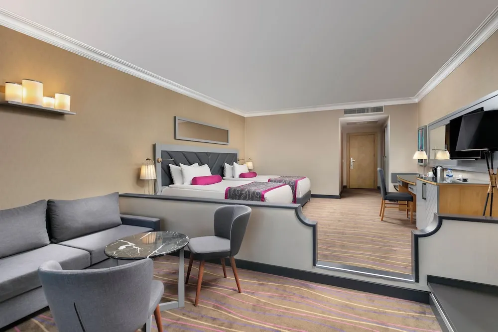 Junior Suite Room with Garden View