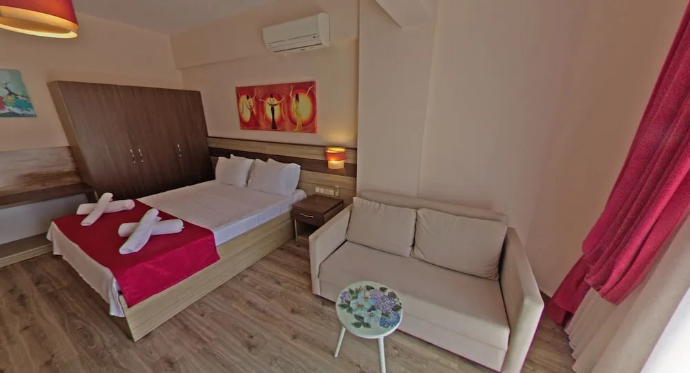 Standard Oda, 1 Büyük (Queen) Boy Yatak, Deniz Manzaralı