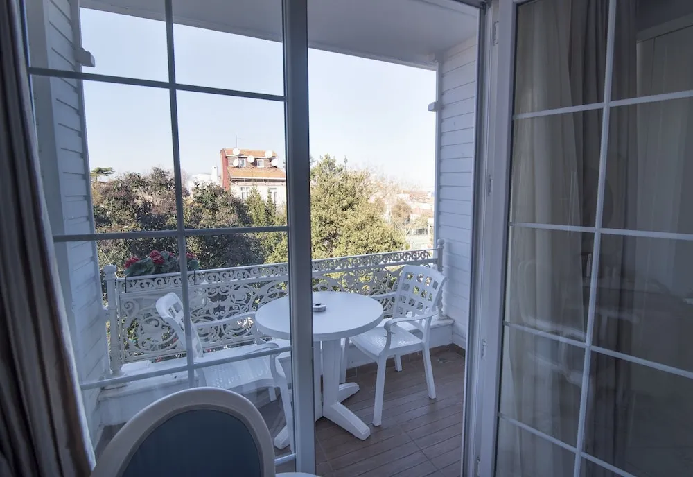 Deluxe Oda, Balkon