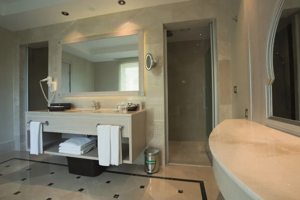 Deluxe Superior Family Room