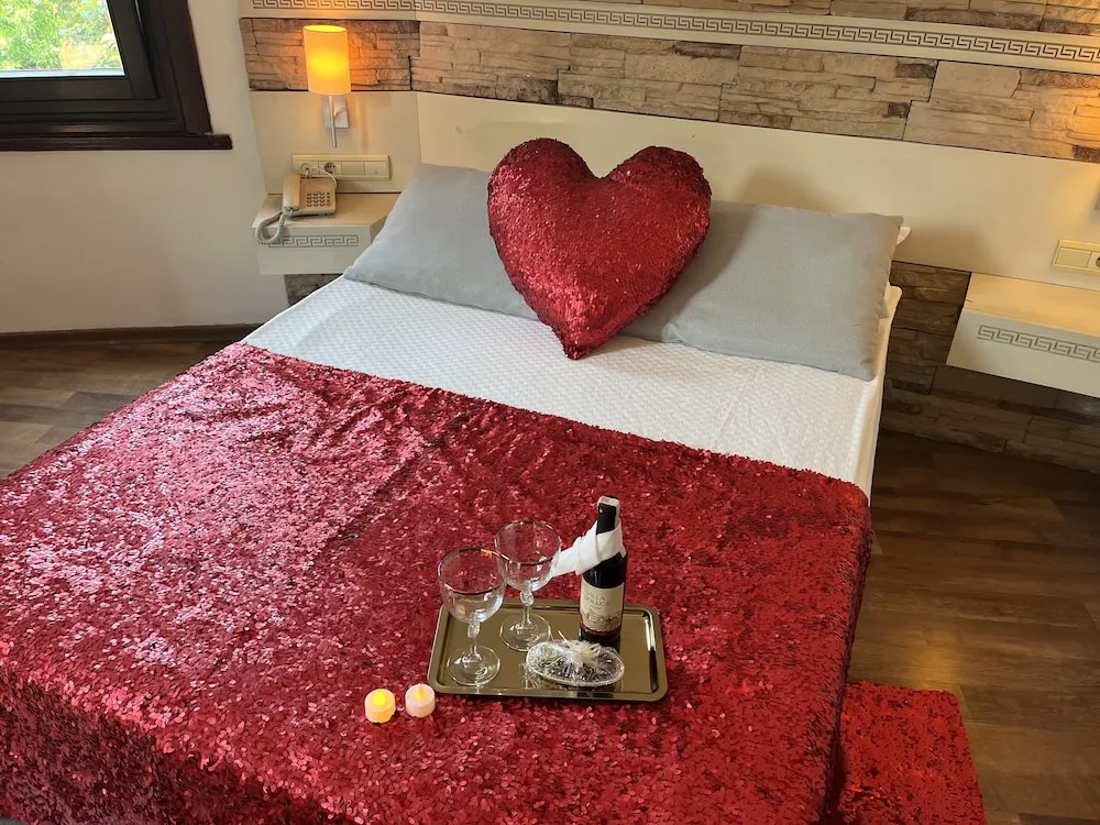 Honeymoon Room