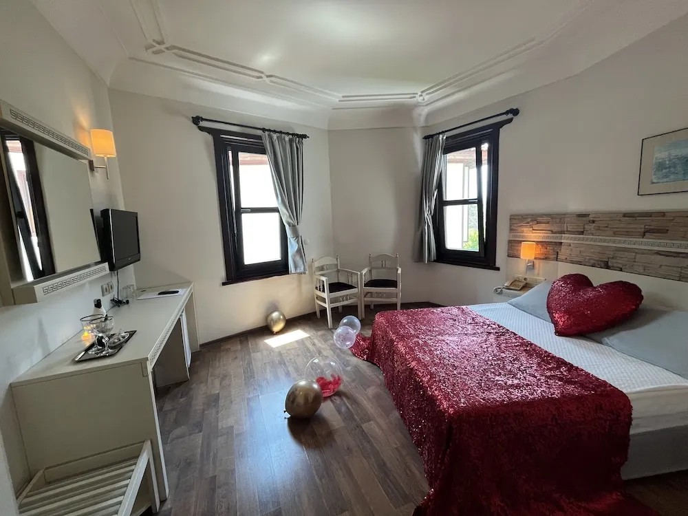 Honeymoon Room