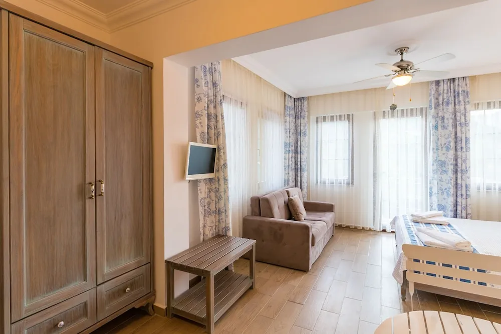 Standard Üç Kişilik Oda