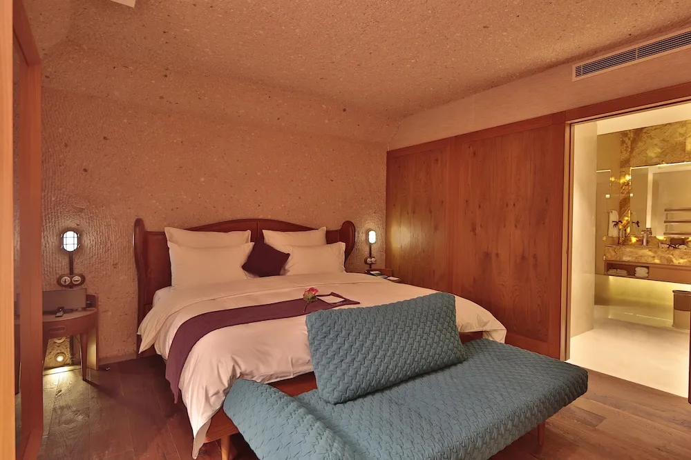 King Cave Suit with Spa Bath ( Aruru )