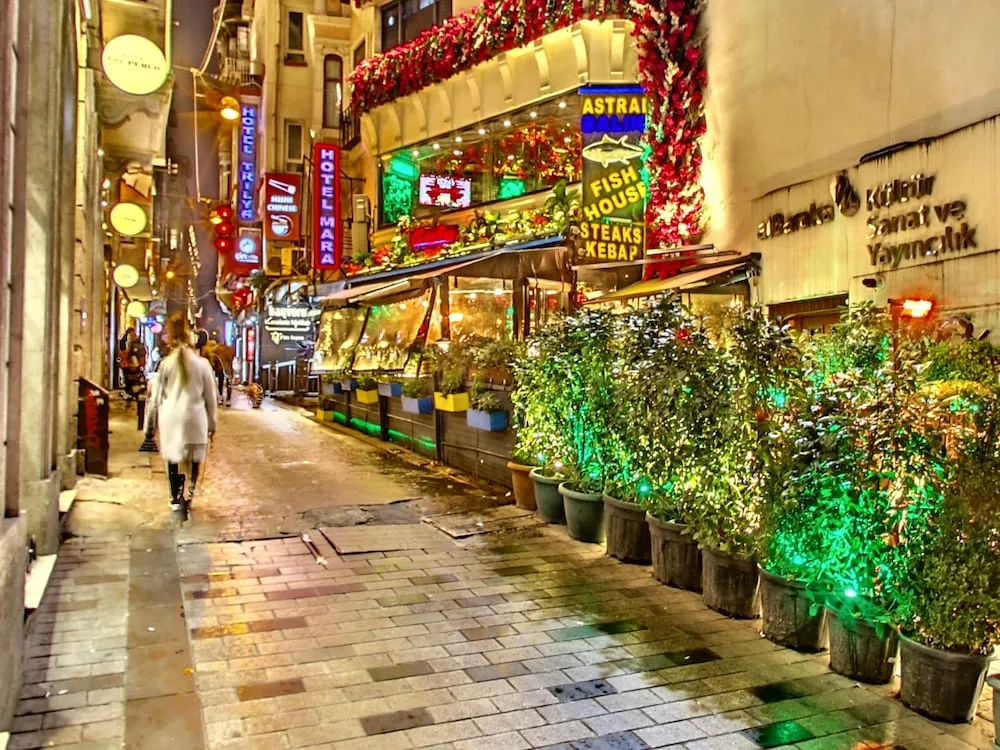 Deluxe Üç Kişilik Oda