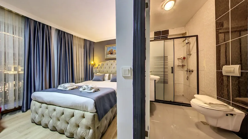 Deluxe Üç Kişilik Oda