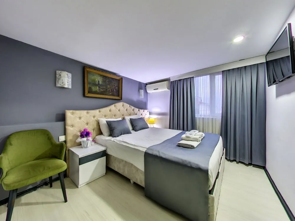 Basic Tek Büyük Yataklı Oda