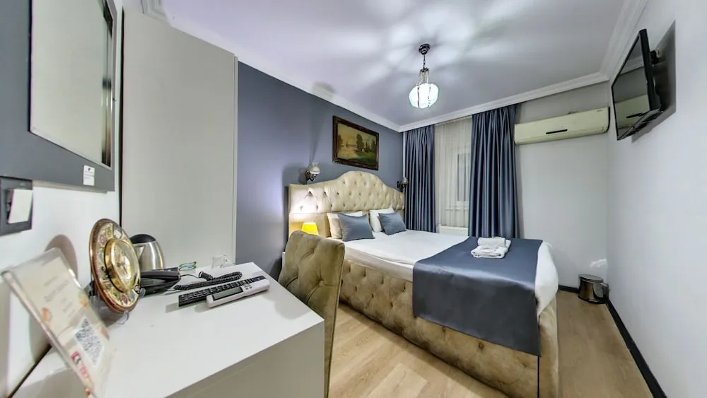 Basic Tek Büyük Yataklı Oda