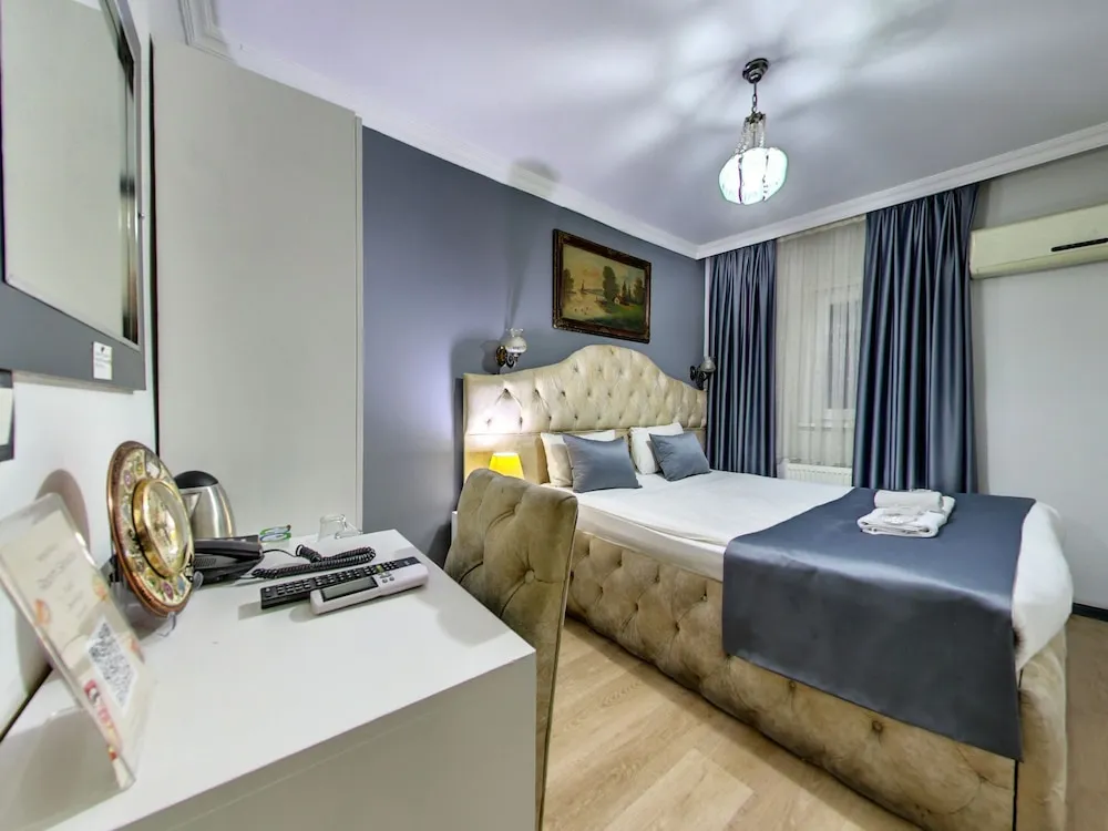 Basic Tek Büyük Yataklı Oda