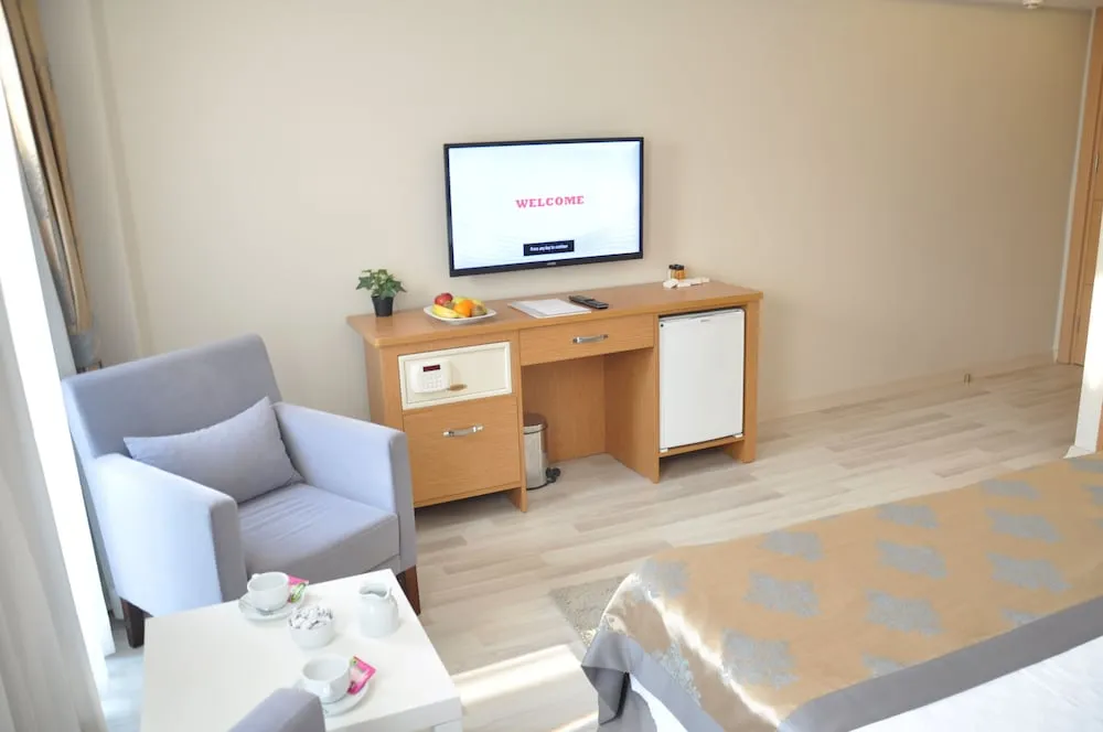 Deluxe Süit, Sigara İçilebilir, Balkon